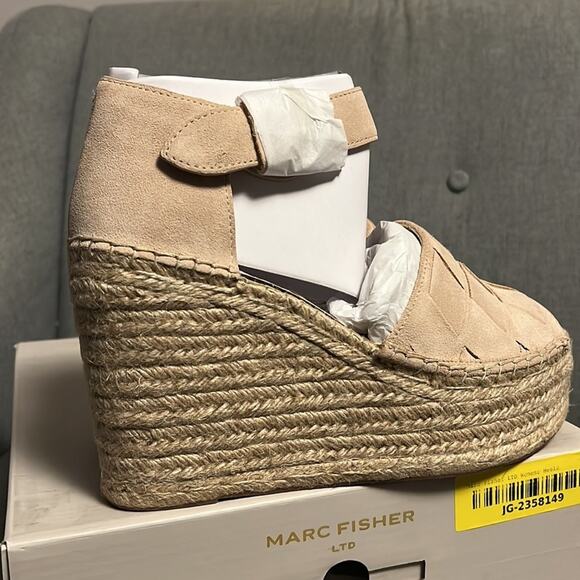 Marc Fisher Cream Espadrille Wedges - Picture 3 of 7